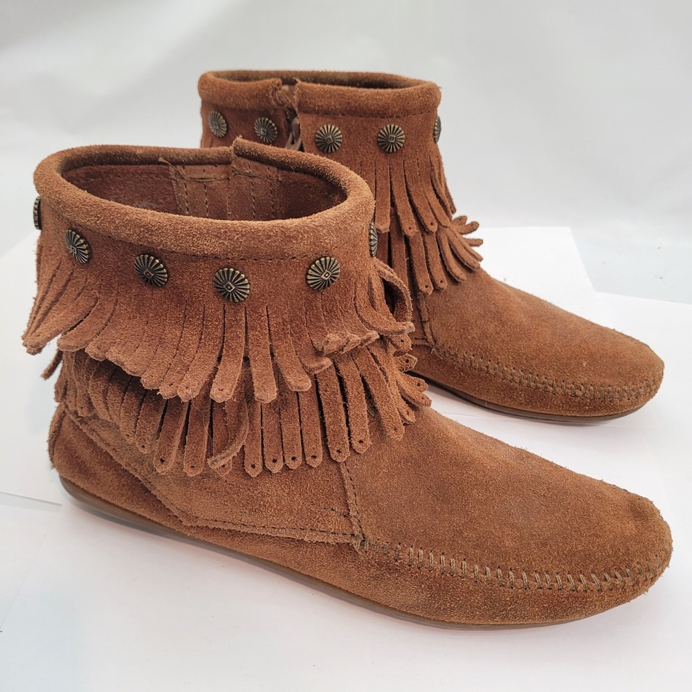 Minnetonka Double Fringe Side Zip Boot Womens 7.5 Brown Suede Concho 692